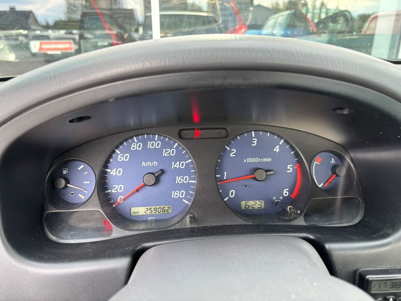 Nissan Navara vaihtoauto