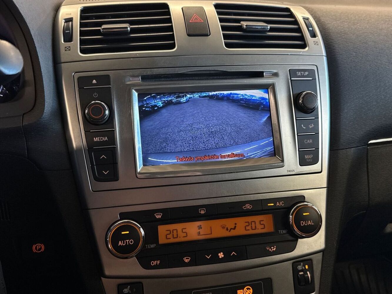 Toyota Avensis vaihtoauto
