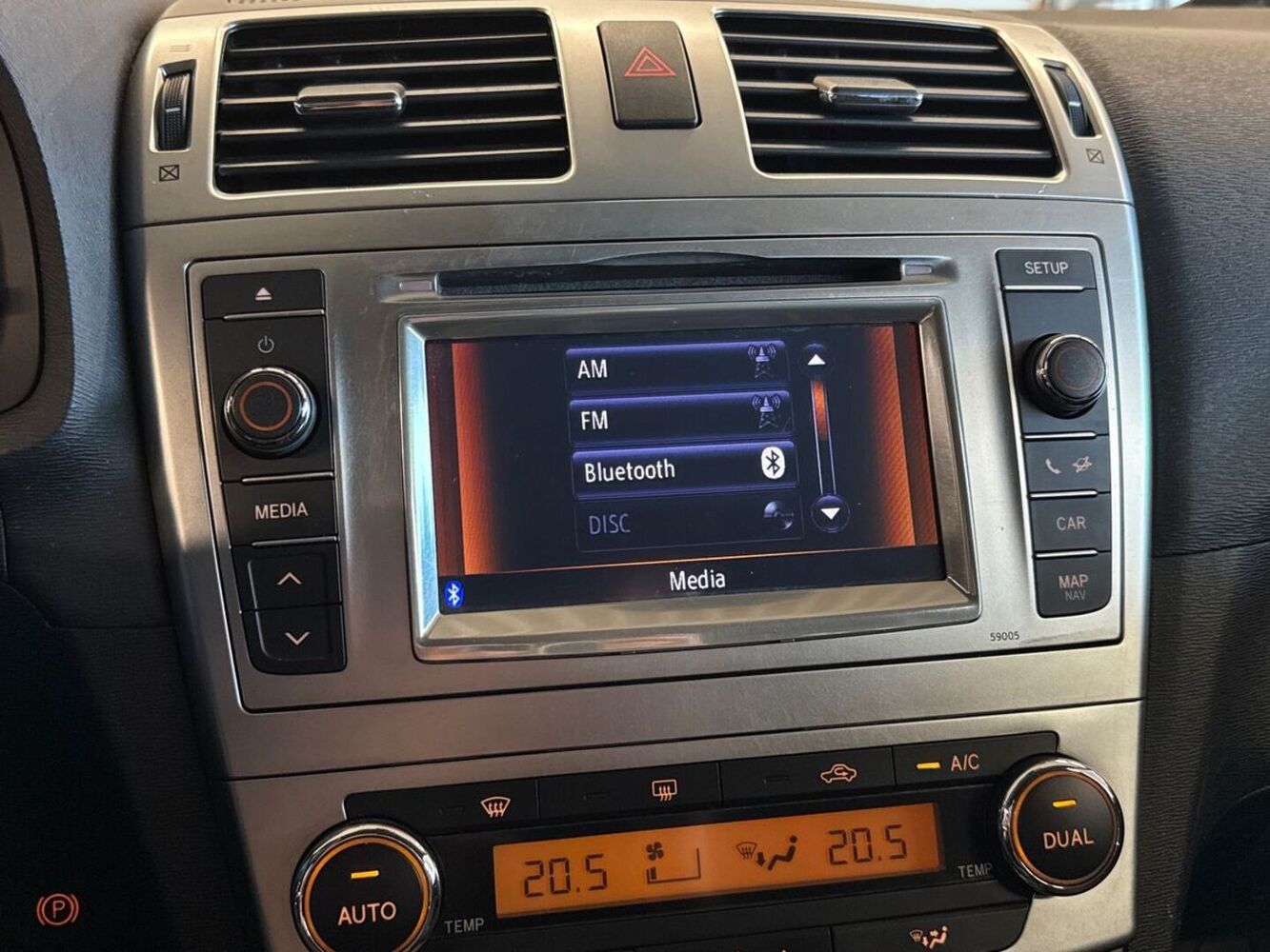 Toyota Avensis vaihtoauto