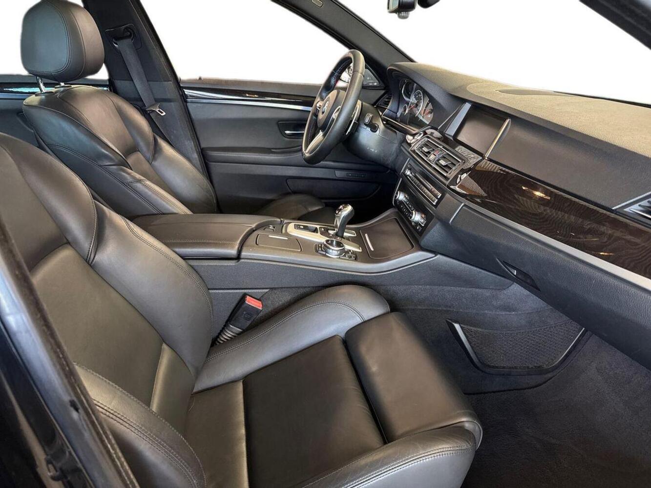 BMW M5 vaihtoauto