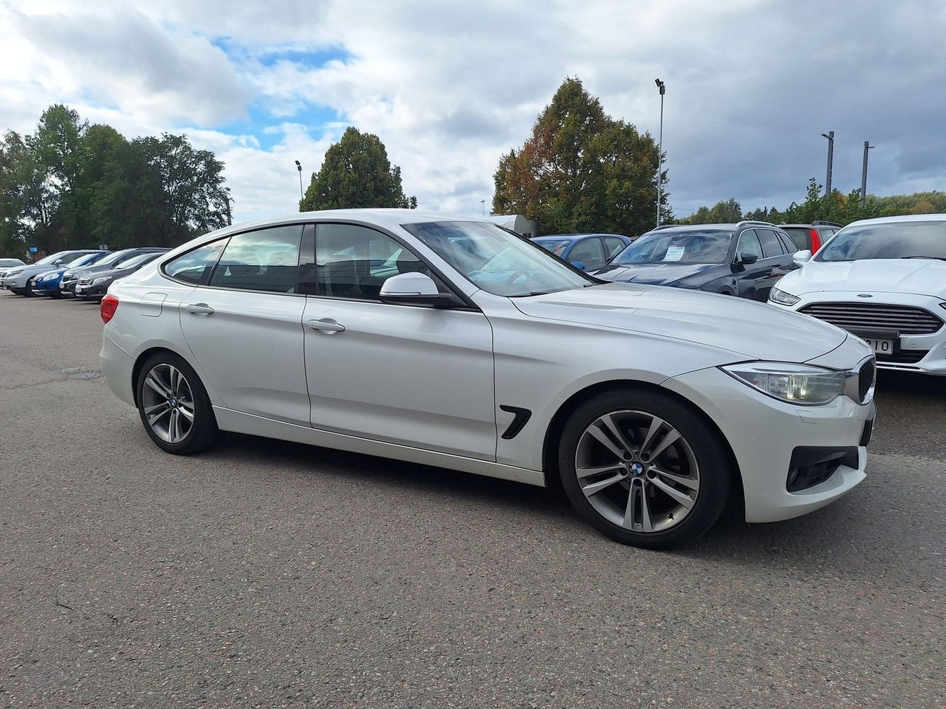 BMW 320 vaihtoauto