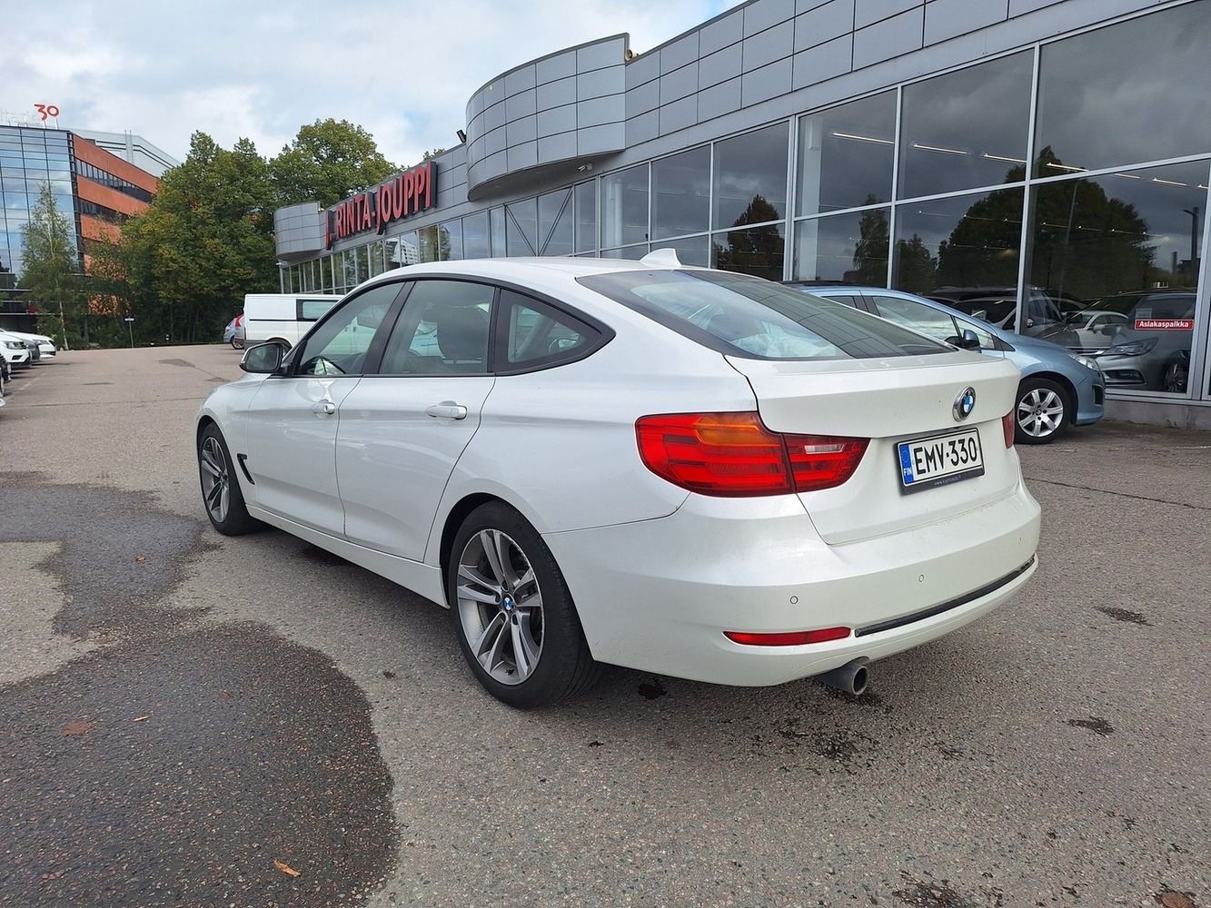 BMW 320 vaihtoauto