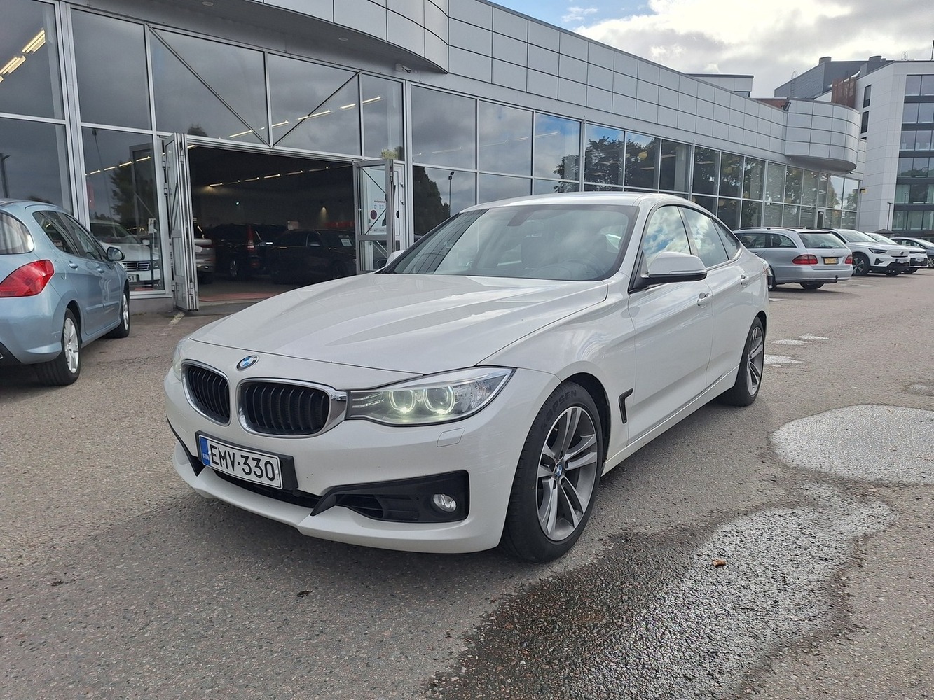 BMW 320 vaihtoauto