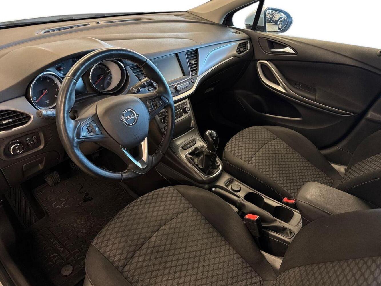 Opel Astra vaihtoauto