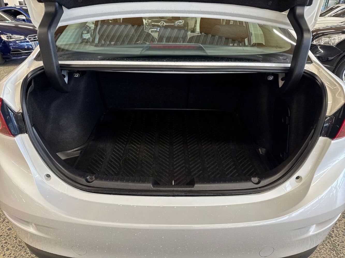 Mazda 3 vaihtoauto