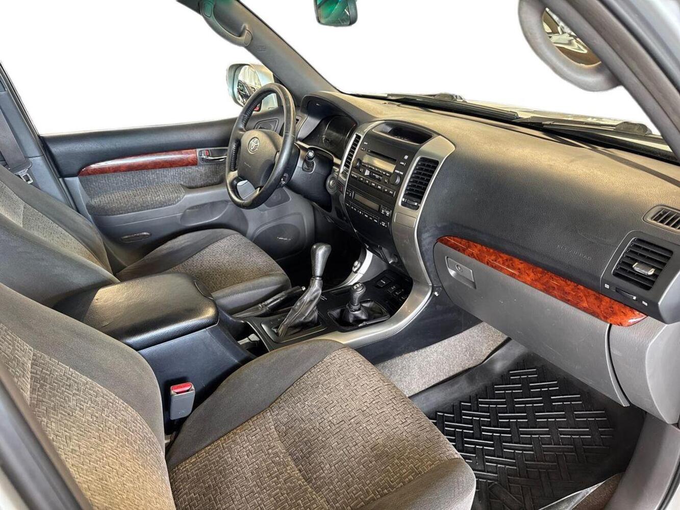 Toyota Land Cruiser vaihtoauto