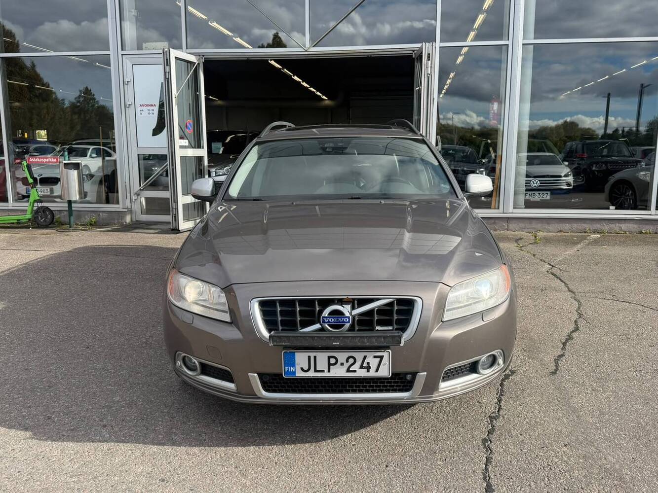 Volvo V70 vaihtoauto
