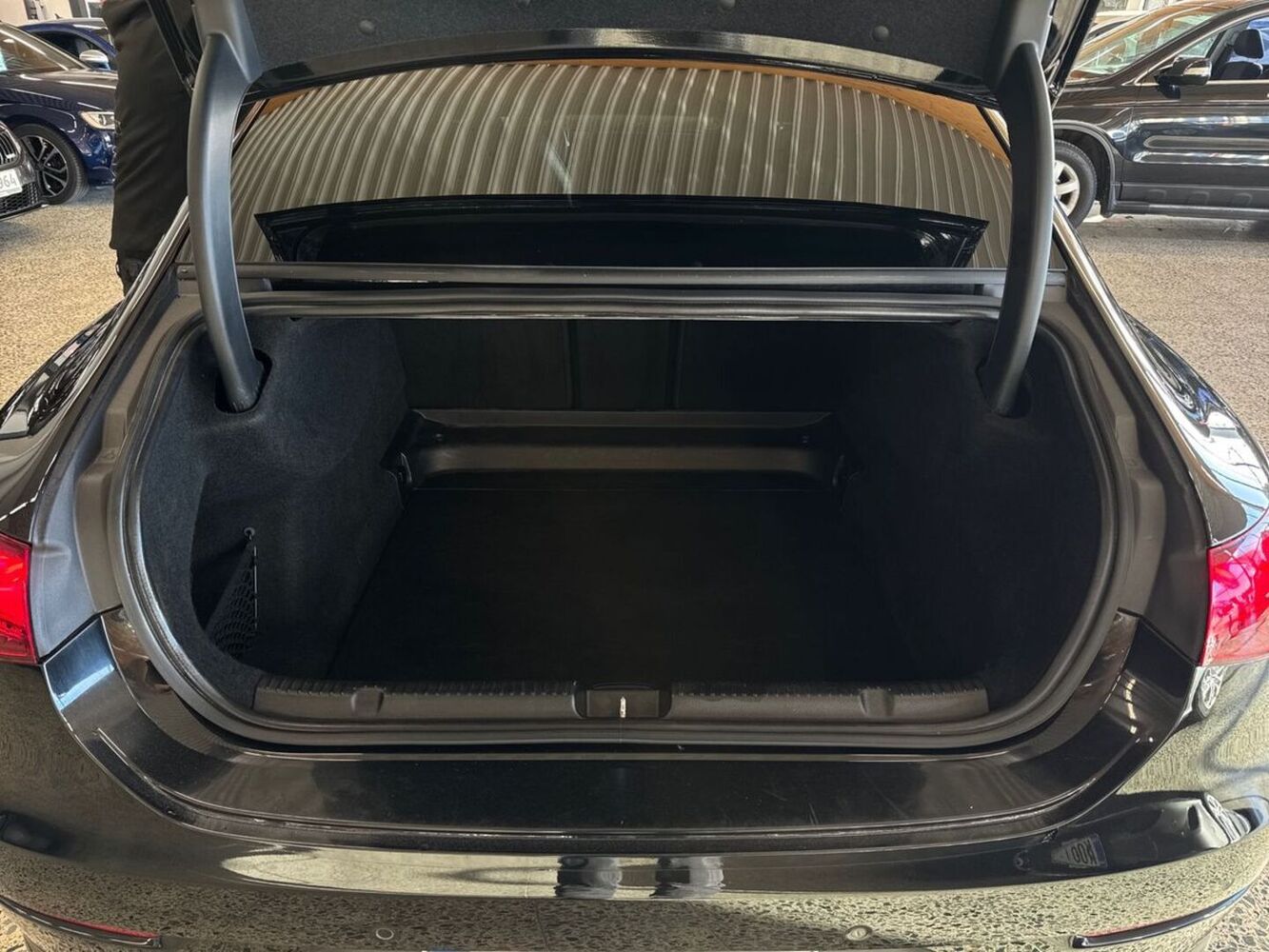 Mercedes-Benz EQE vaihtoauto