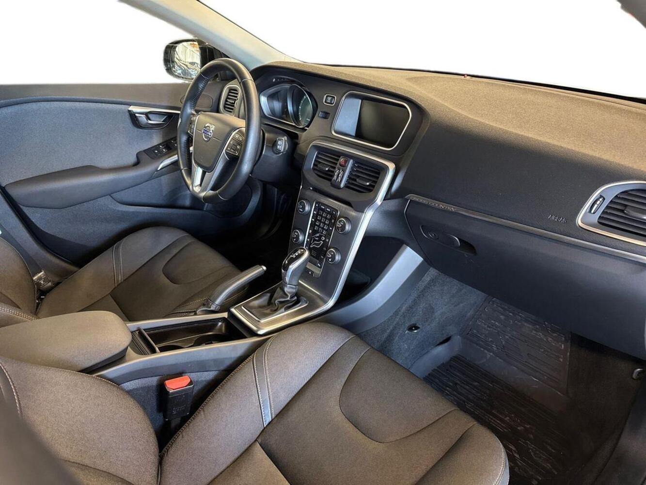 Volvo V40 Cross Country vaihtoauto