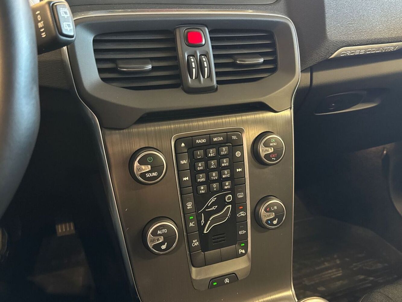 Volvo V40 Cross Country vaihtoauto