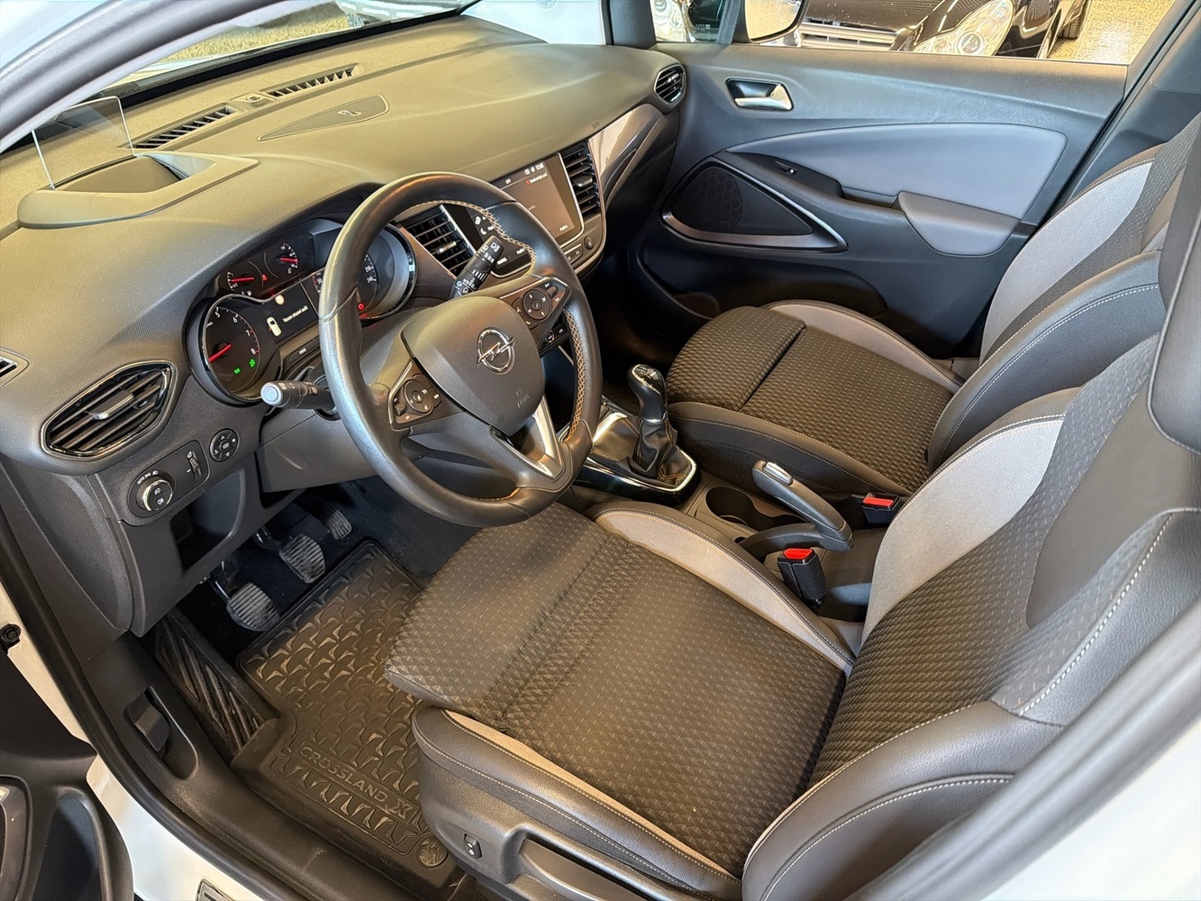 Opel Crossland X vaihtoauto
