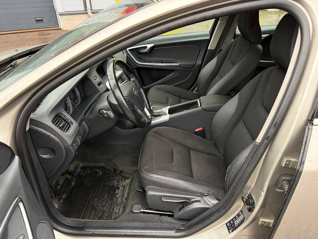Volvo V60 vaihtoauto