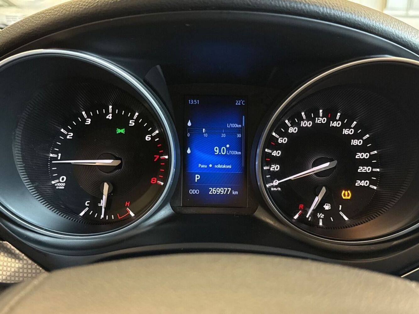 Toyota Avensis vaihtoauto