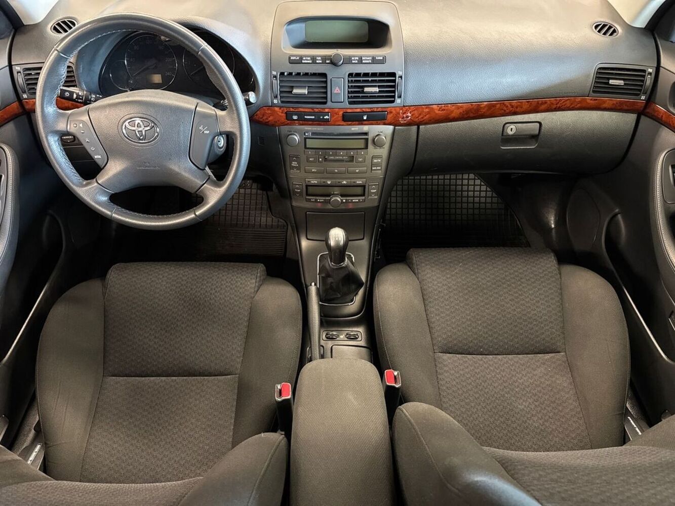 Toyota Avensis vaihtoauto