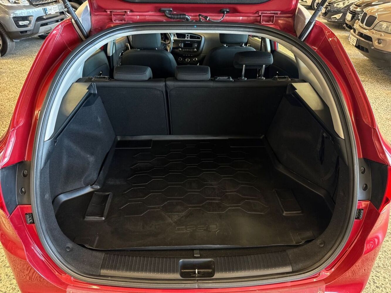 Kia Ceed vaihtoauto