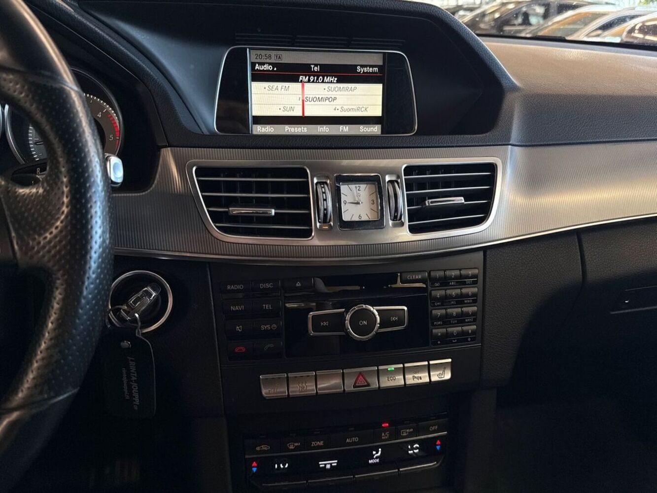 Mercedes-Benz E vaihtoauto