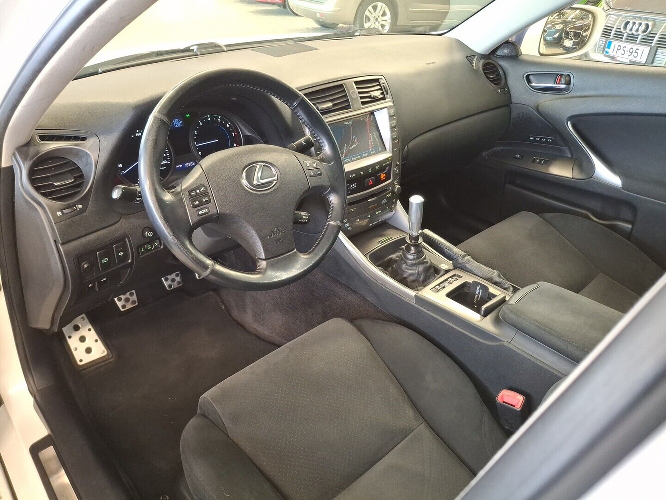 Lexus IS vaihtoauto