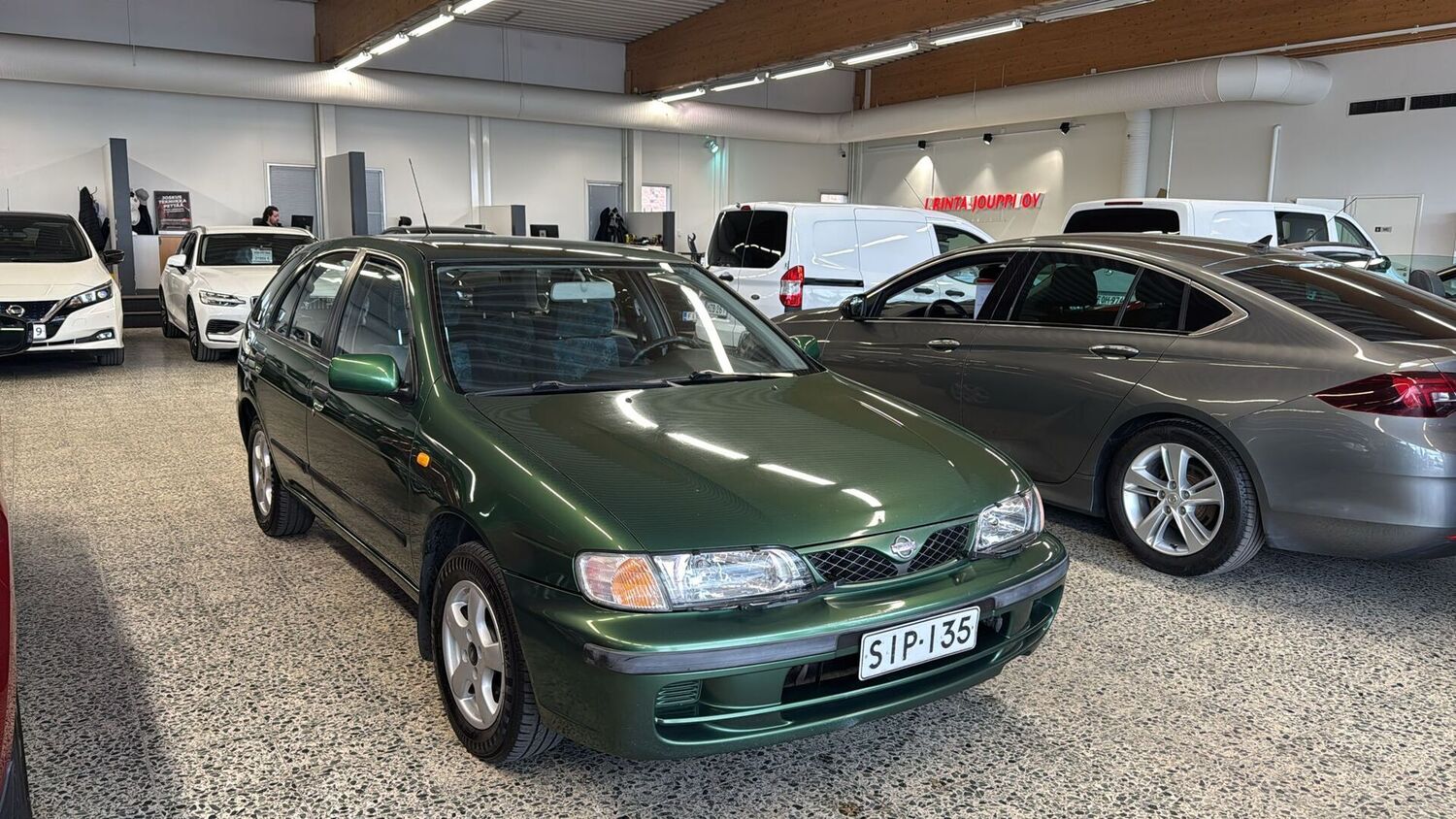 Nissan Almera vaihtoauto