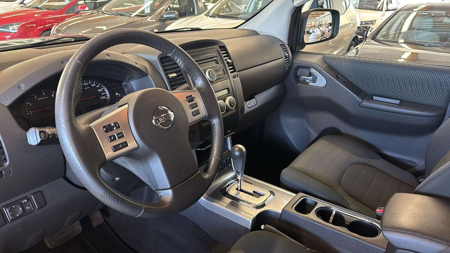 Nissan Navara vaihtoauto