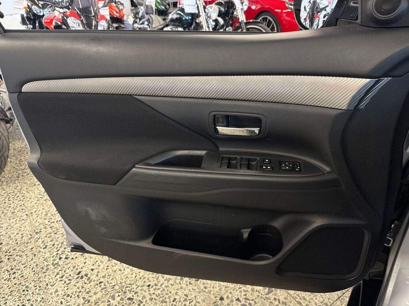 Mitsubishi Outlander vaihtoauto