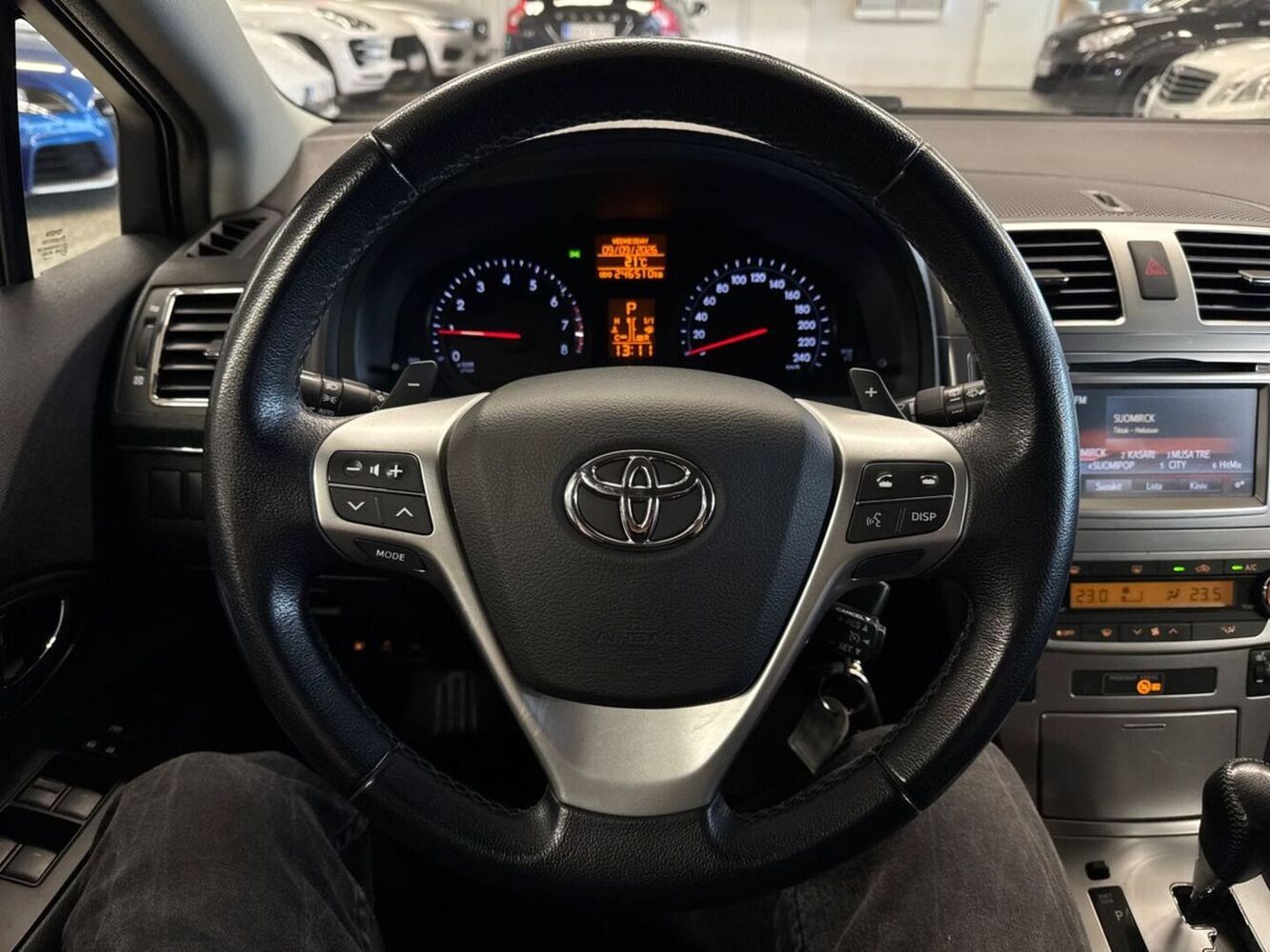 Toyota Avensis vaihtoauto