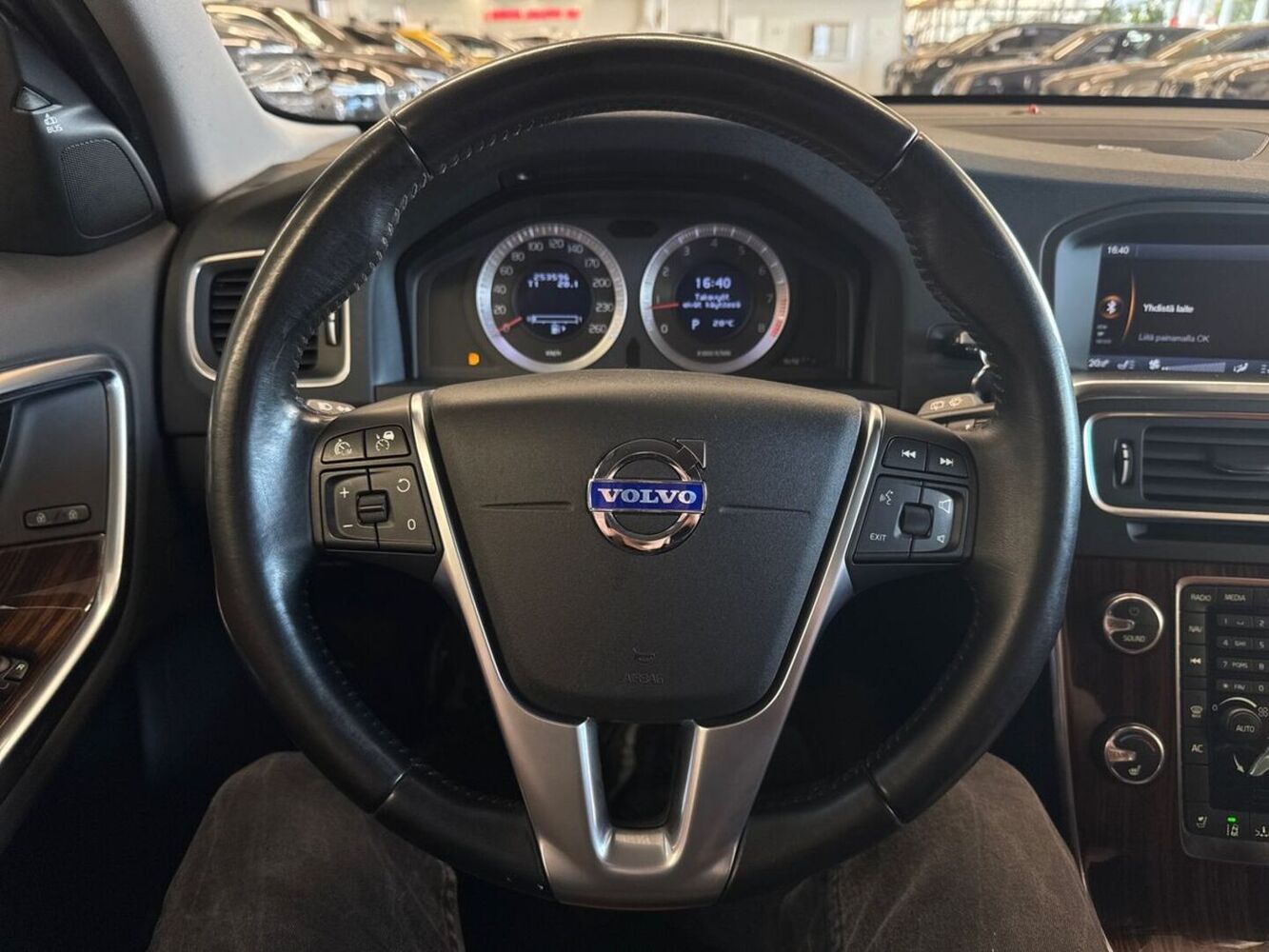 Volvo V60 vaihtoauto