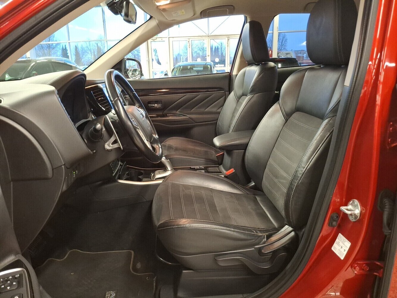 Mitsubishi Outlander PHEV vaihtoauto