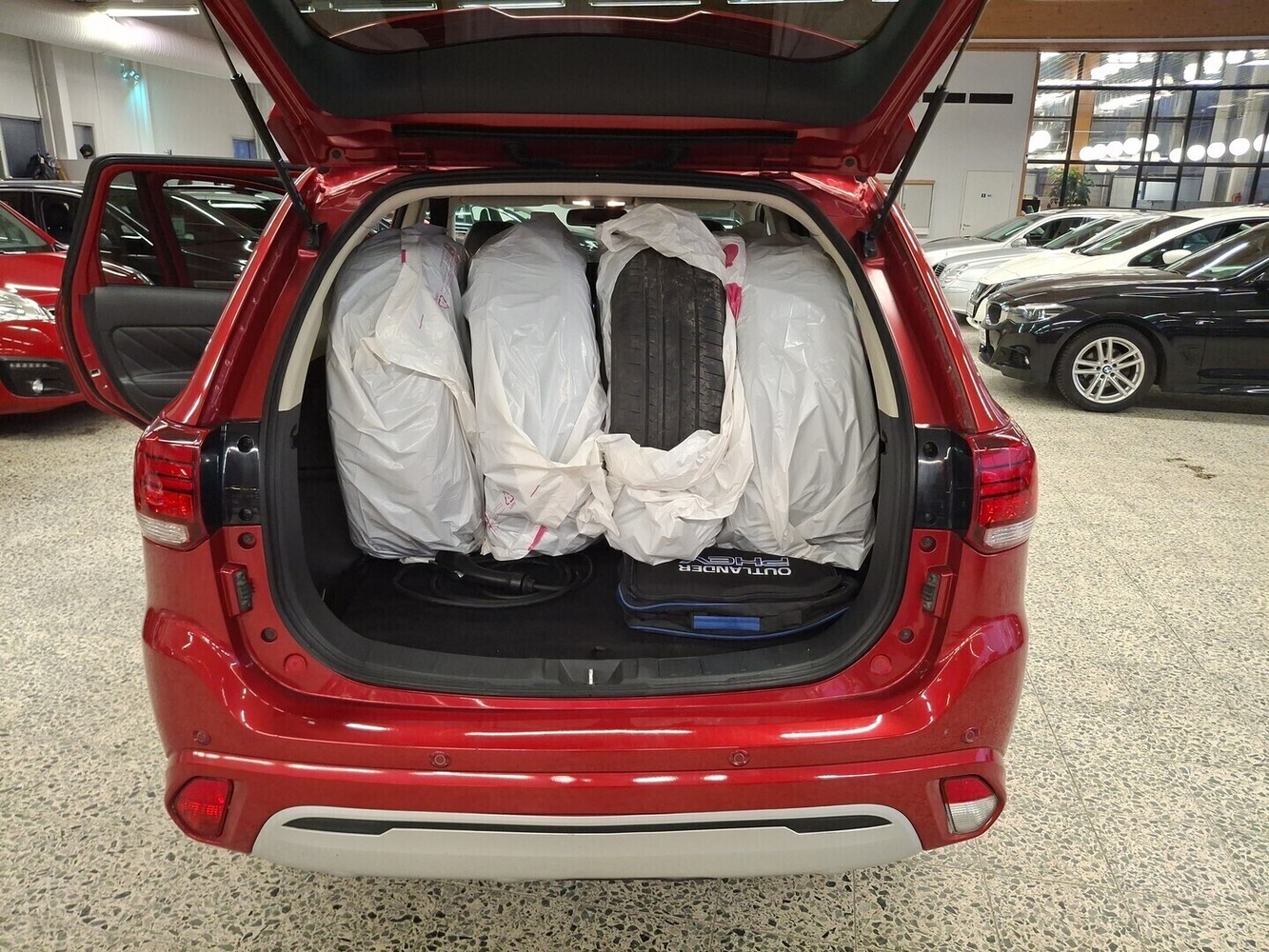 Mitsubishi Outlander PHEV vaihtoauto