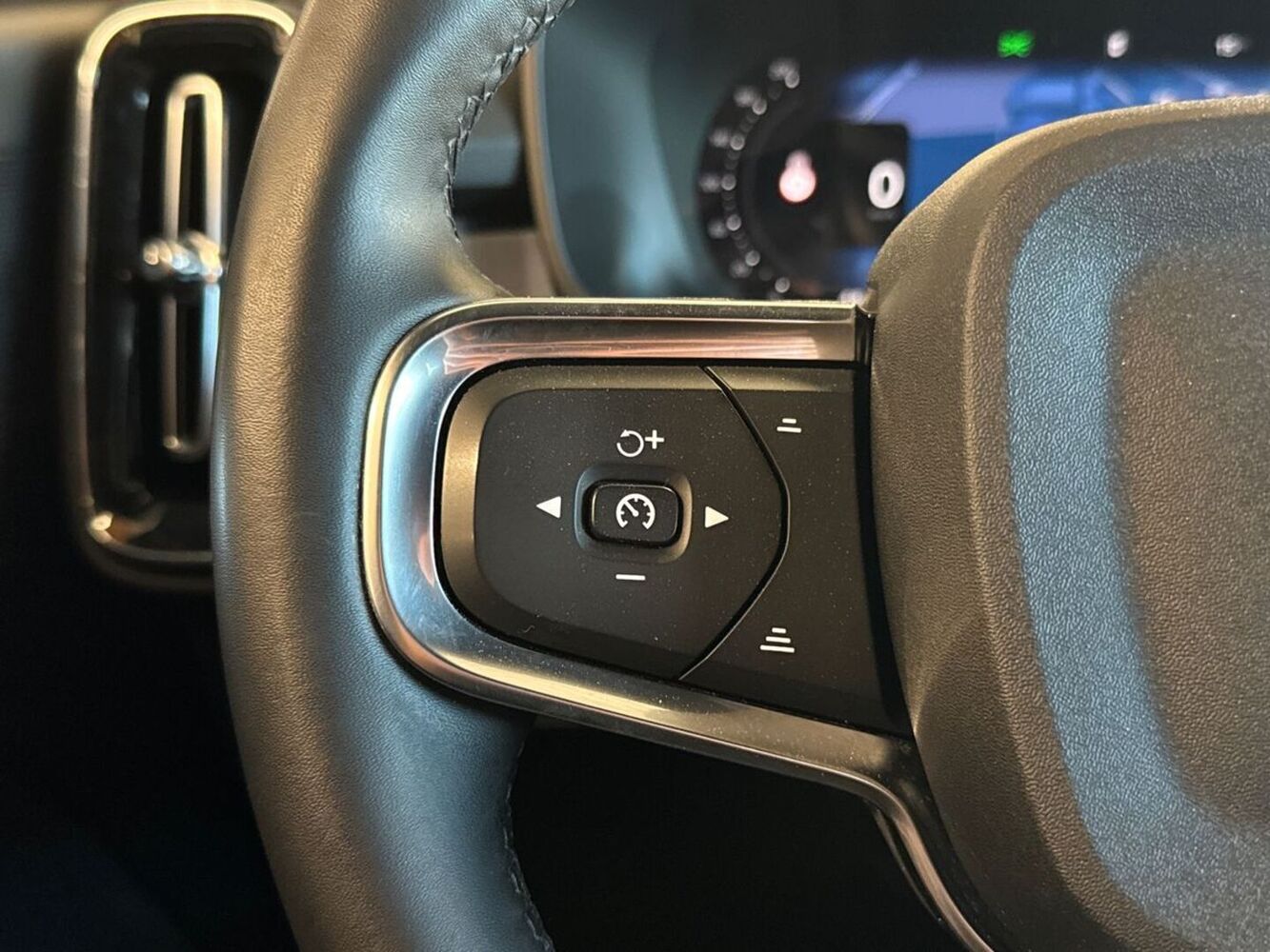 Volvo EX40 vaihtoauto