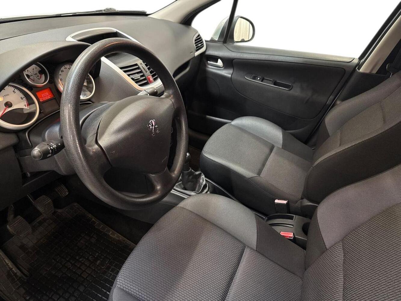 Peugeot 207 vaihtoauto