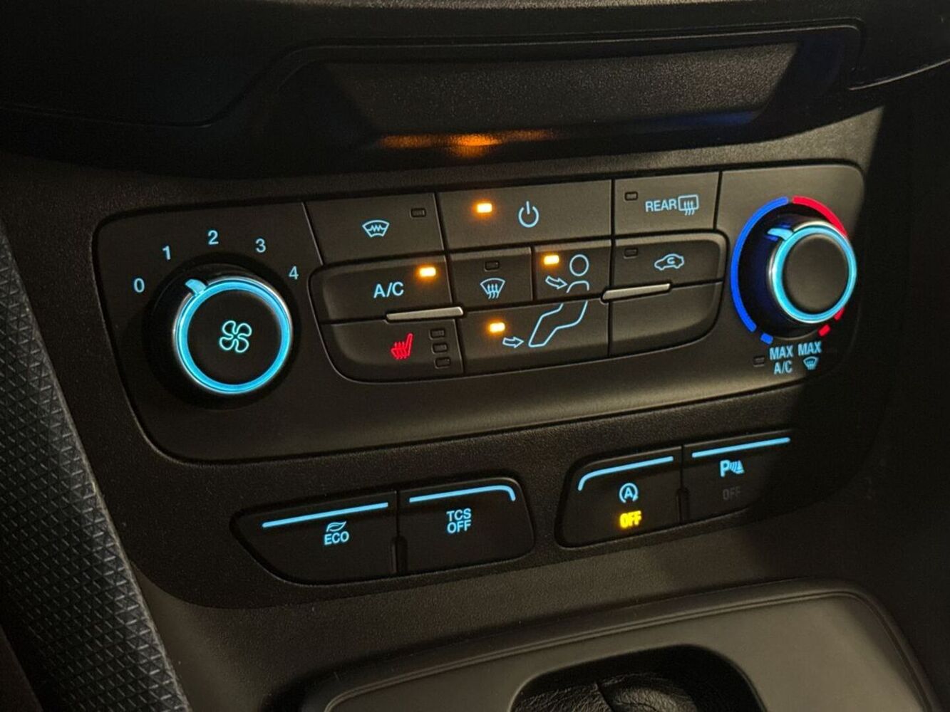 Ford Transit Connect vaihtoauto