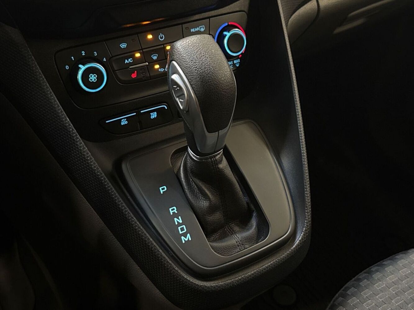 Ford Transit Connect vaihtoauto