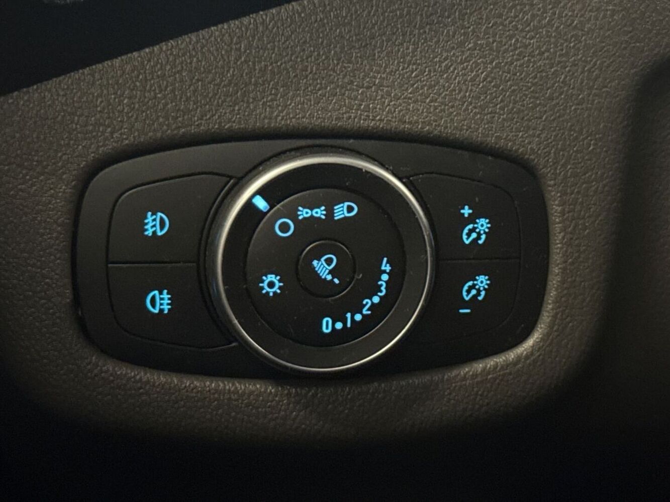 Ford Transit Connect vaihtoauto