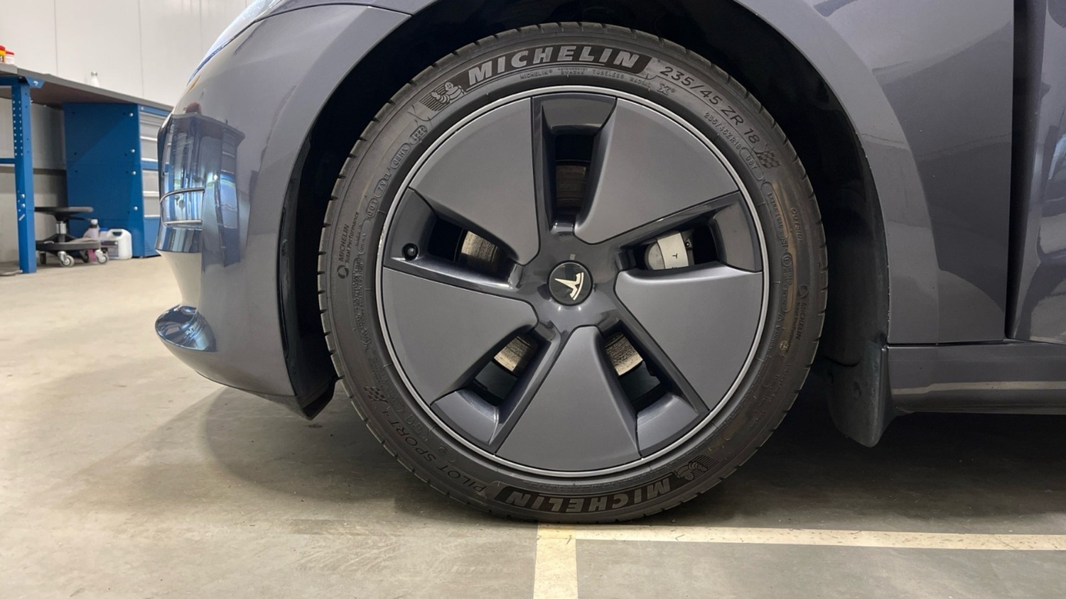 Tesla Model 3 vaihtoauto