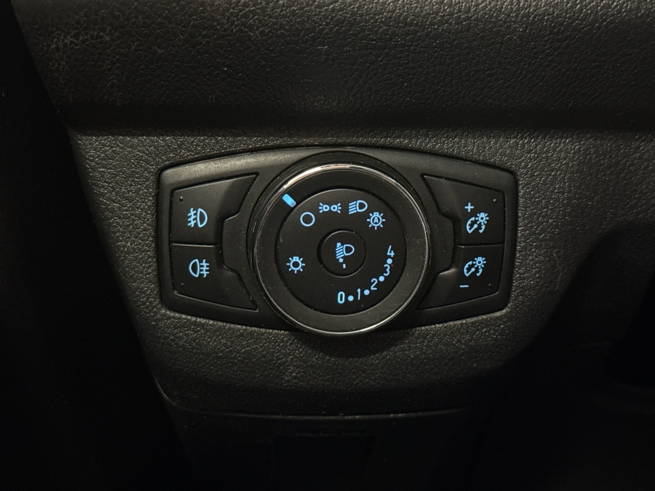 Ford Transit Courier vaihtoauto
