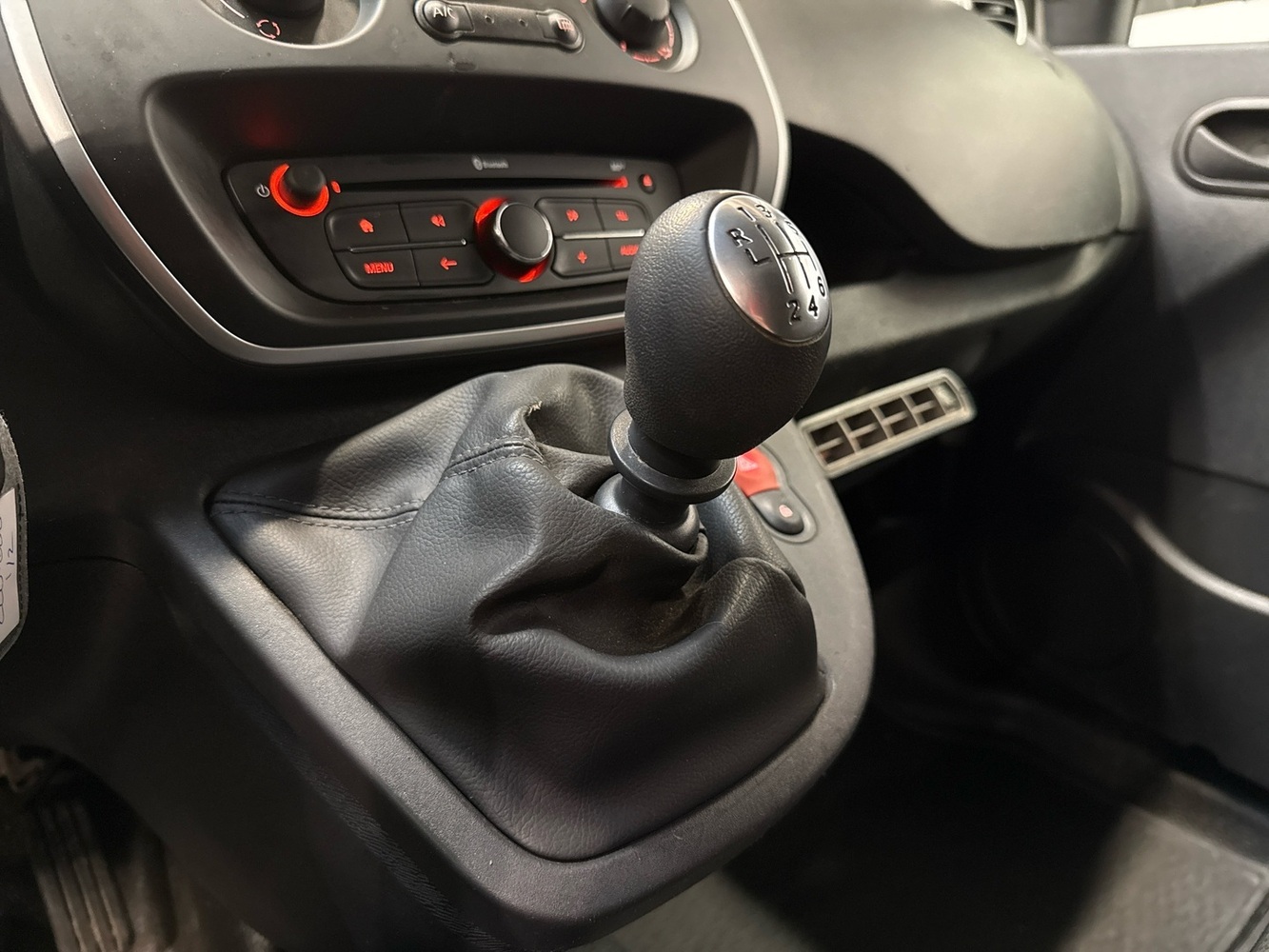 Nissan NV250 vaihtoauto