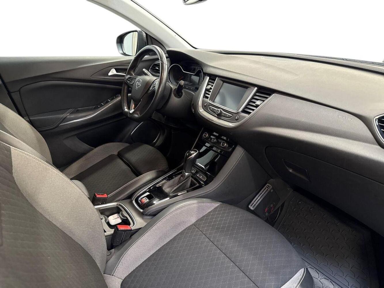 Opel Grandland X vaihtoauto