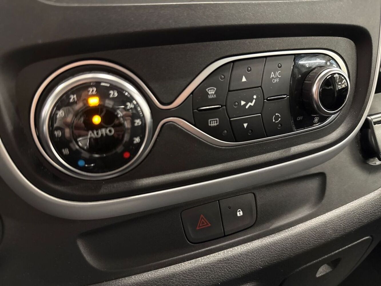 Nissan NV300 vaihtoauto