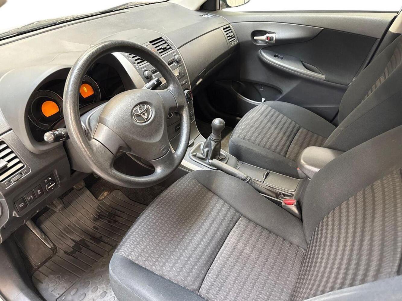 Toyota Corolla vaihtoauto
