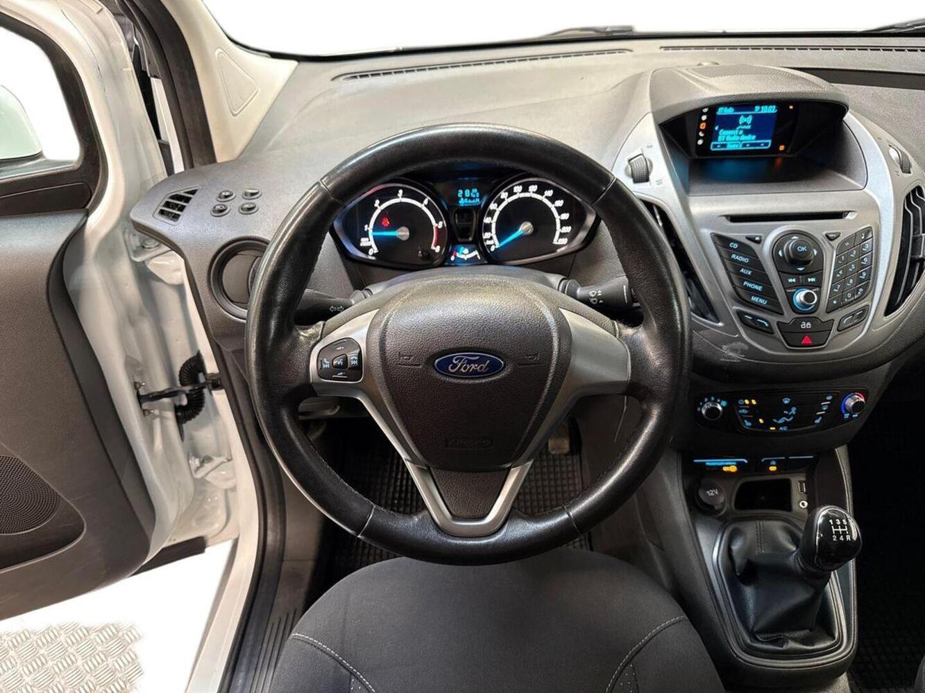 Ford Transit Courier vaihtoauto