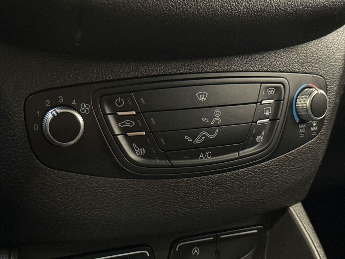 Ford Transit Courier vaihtoauto
