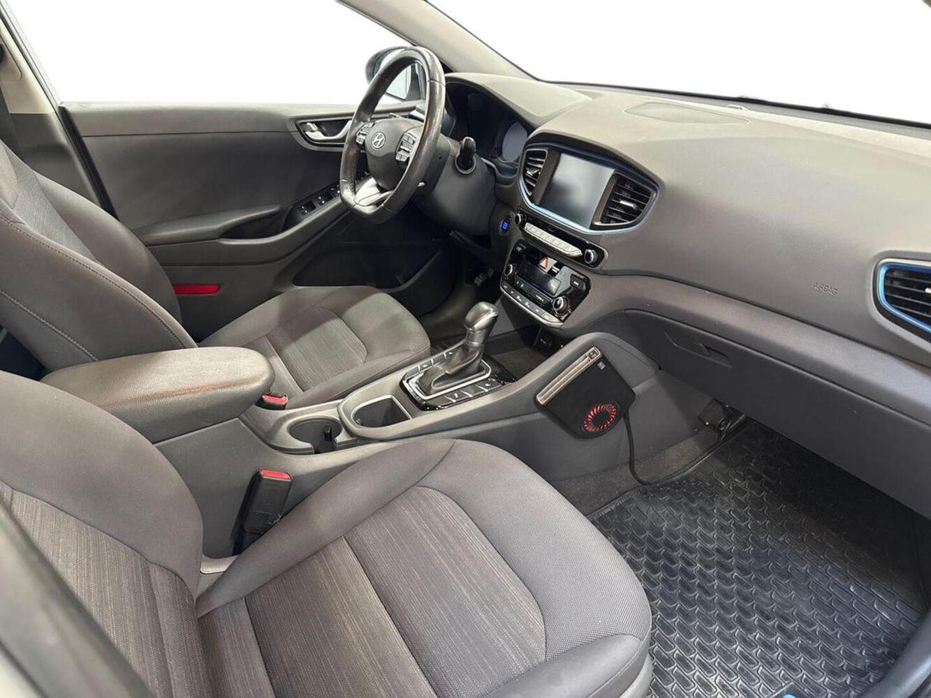 Hyundai IONIQ hybrid vaihtoauto