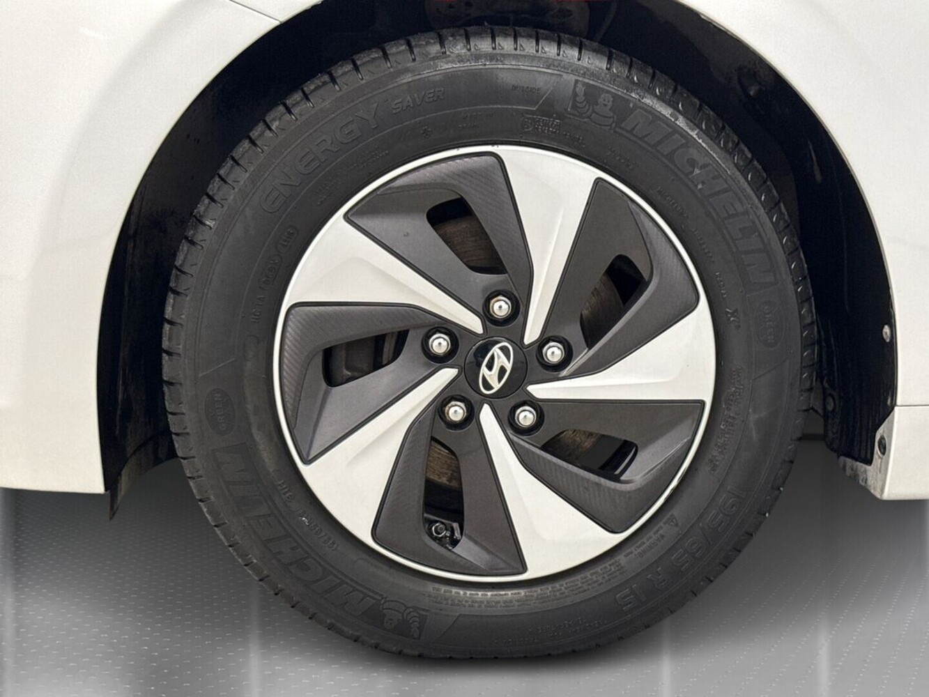 Hyundai IONIQ hybrid vaihtoauto