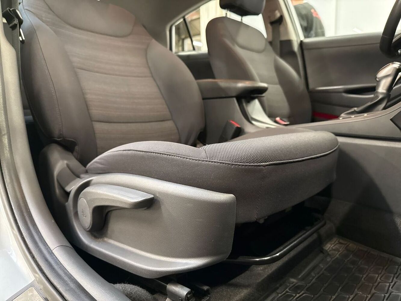 Hyundai IONIQ hybrid vaihtoauto
