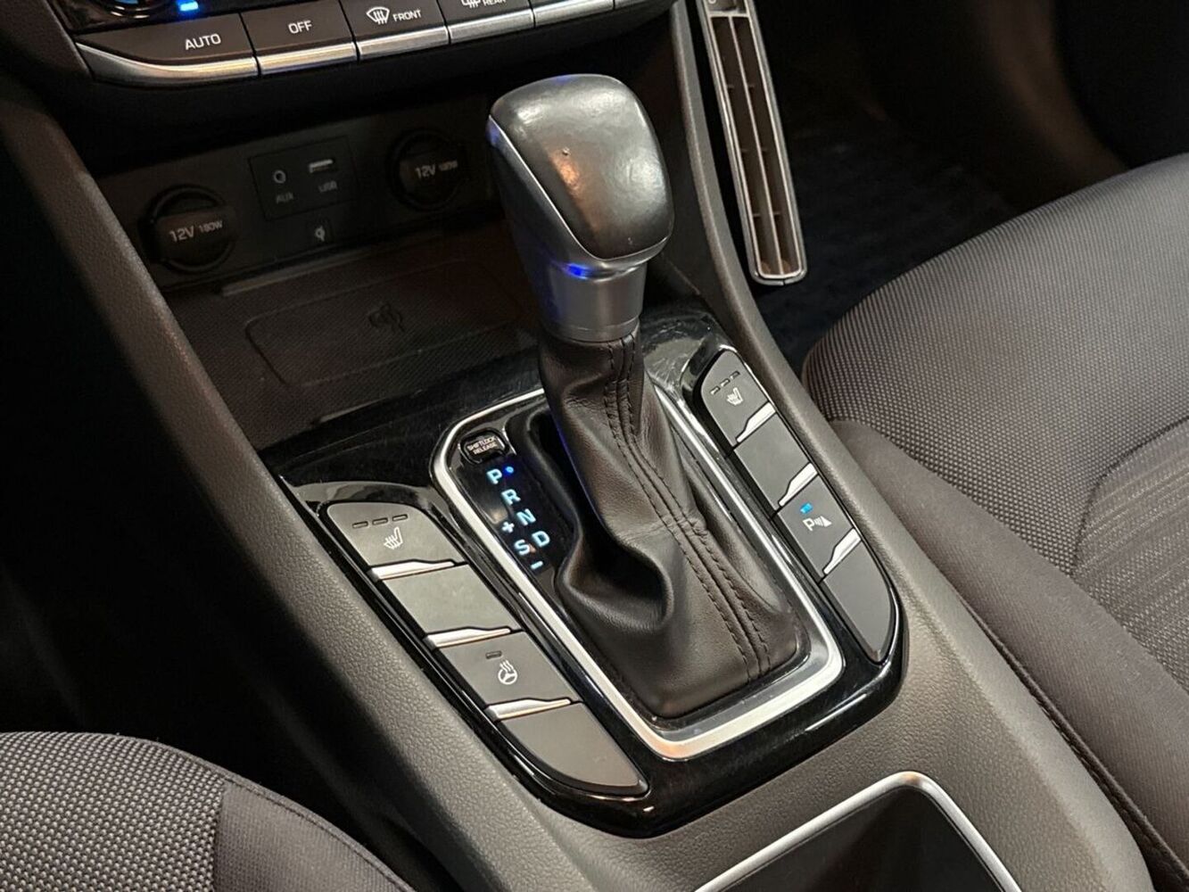 Hyundai IONIQ hybrid vaihtoauto