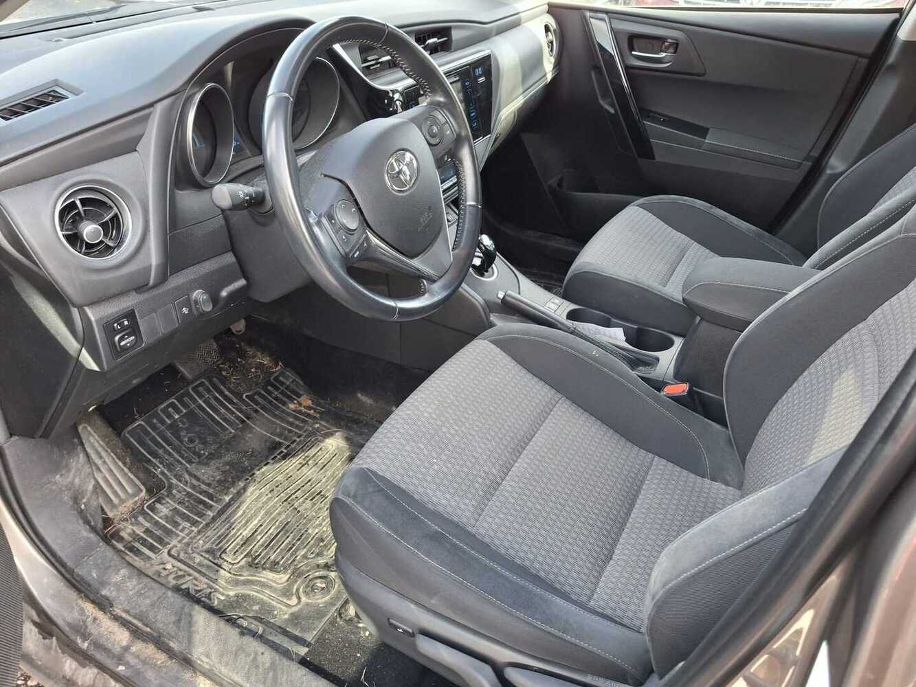 Toyota Auris vaihtoauto