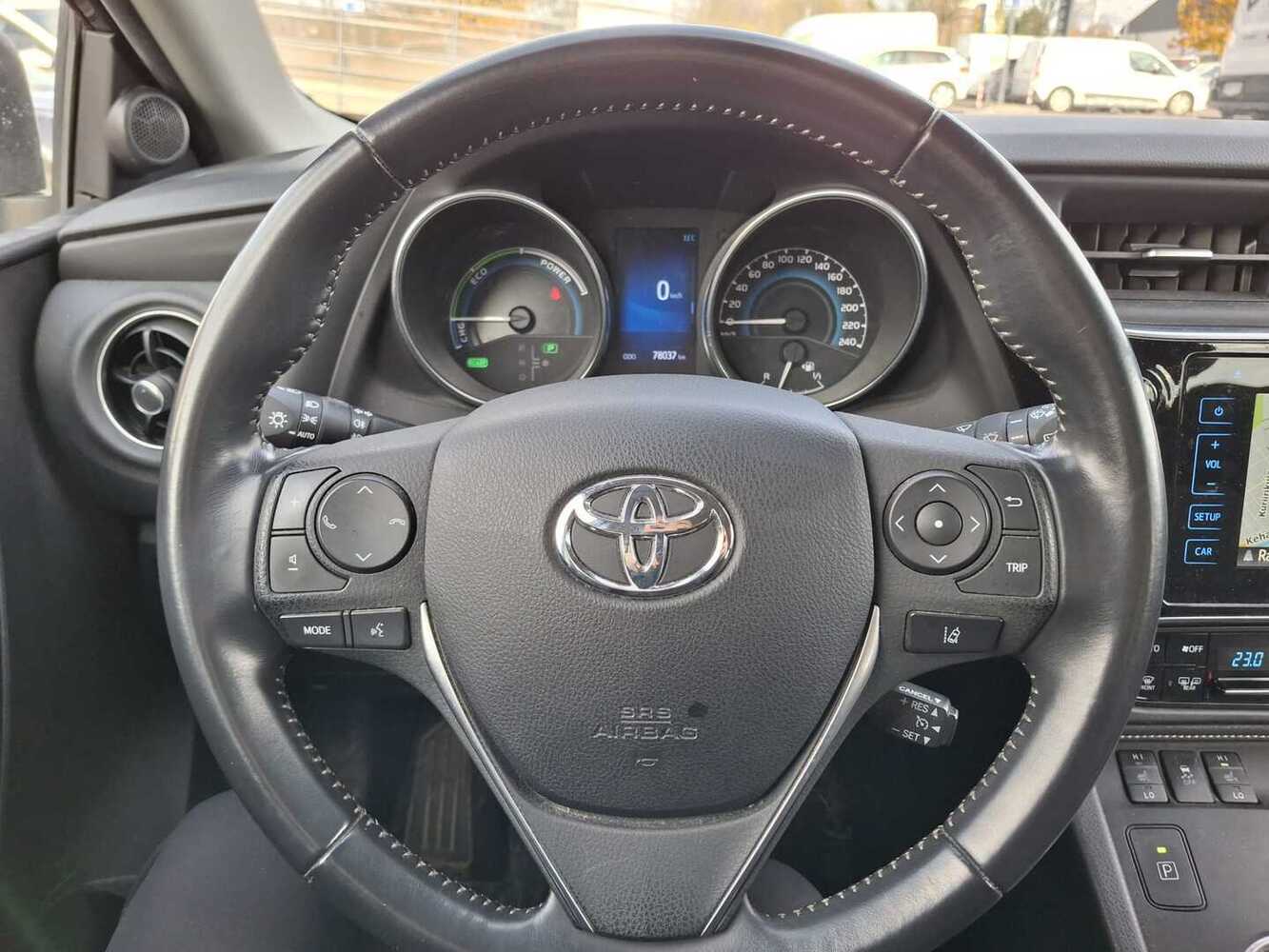Toyota Auris vaihtoauto