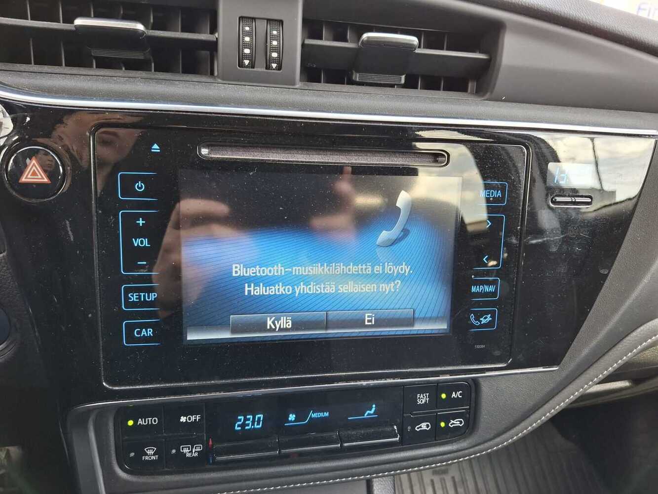 Toyota Auris vaihtoauto