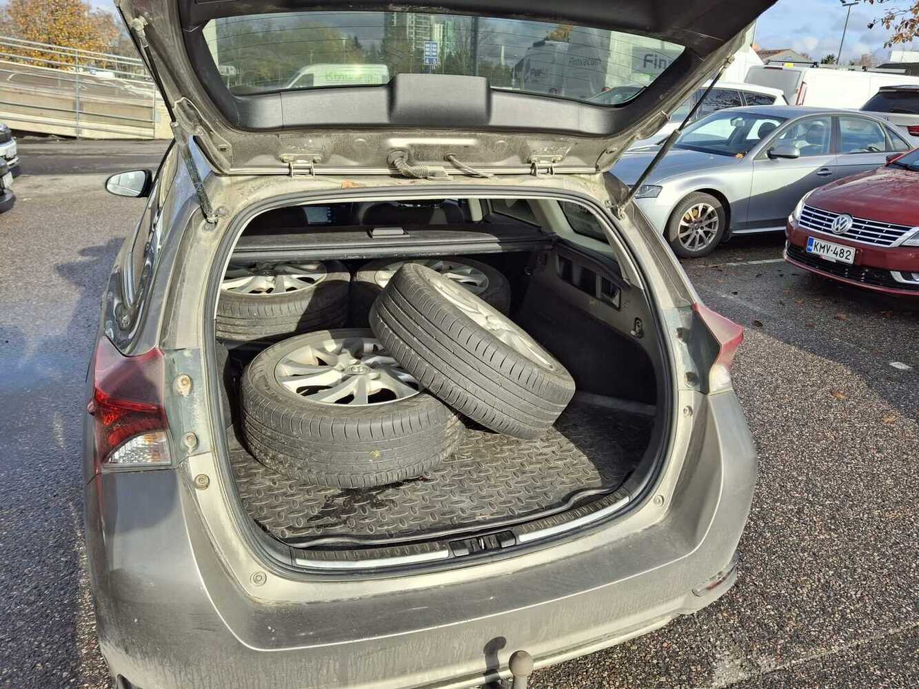 Toyota Auris vaihtoauto