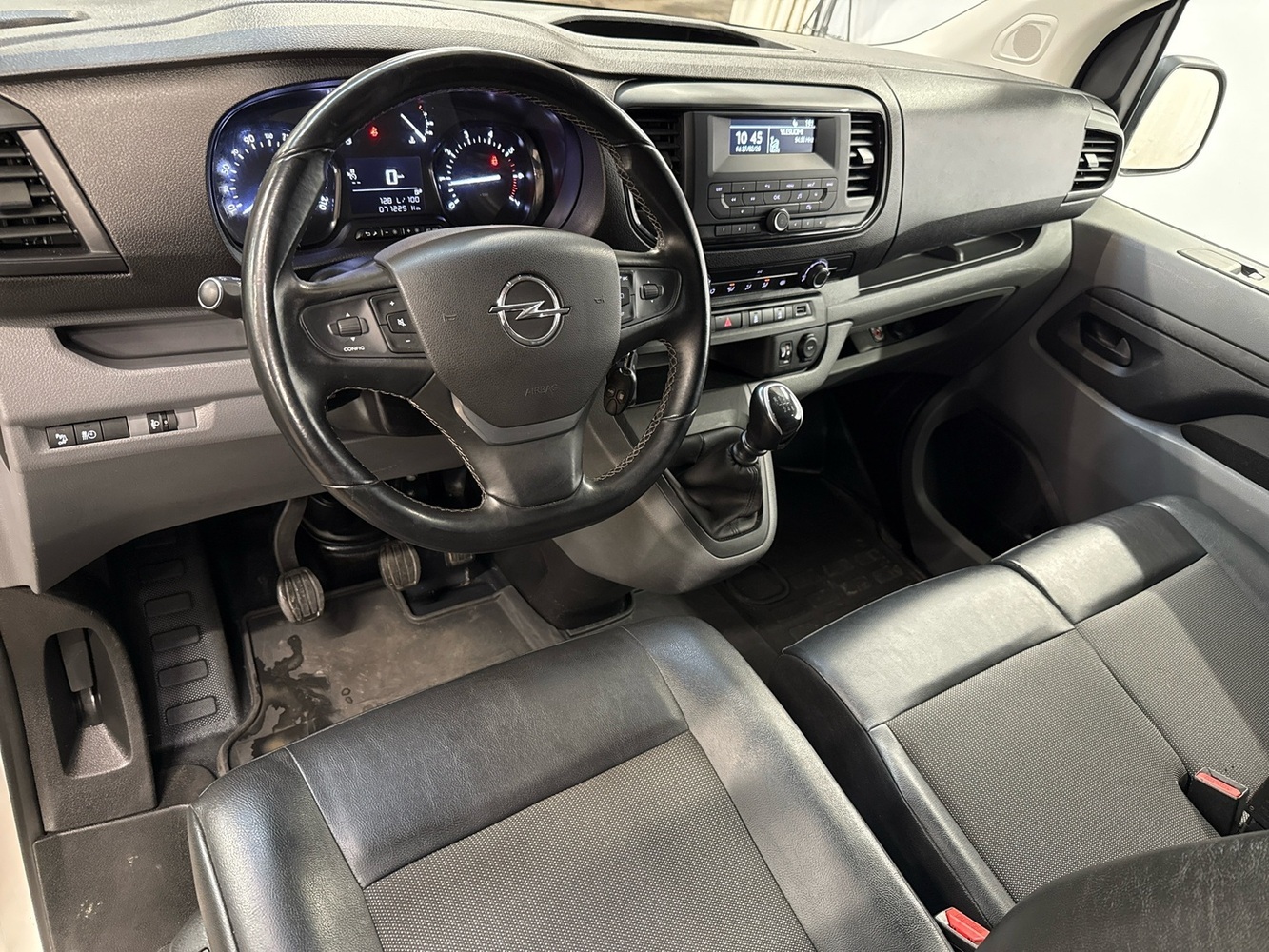 Opel Vivaro vaihtoauto